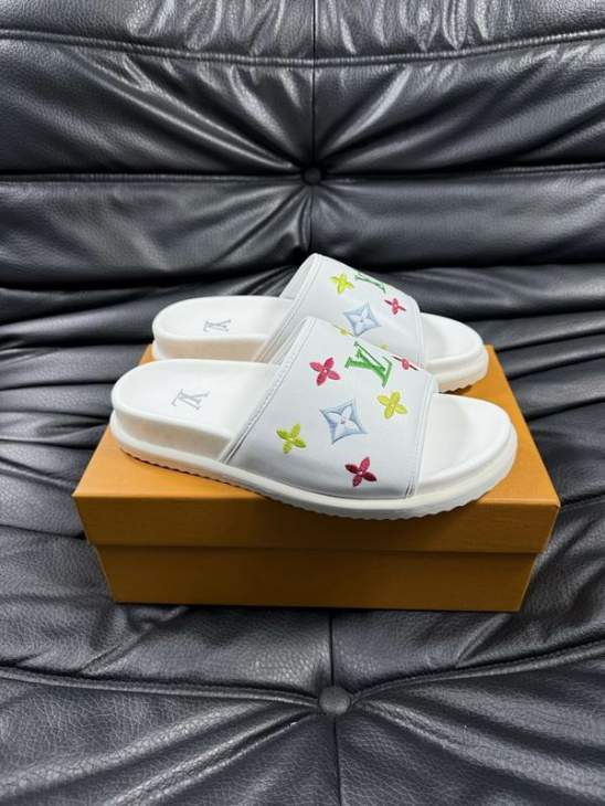 Picture of Louis Vuitton Slippers _SKULVsz38-45jyq0115726